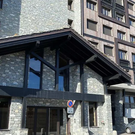 T2 1850, Accès Piste, Parking Inclus - Fr-1-514-22 * Courchevel